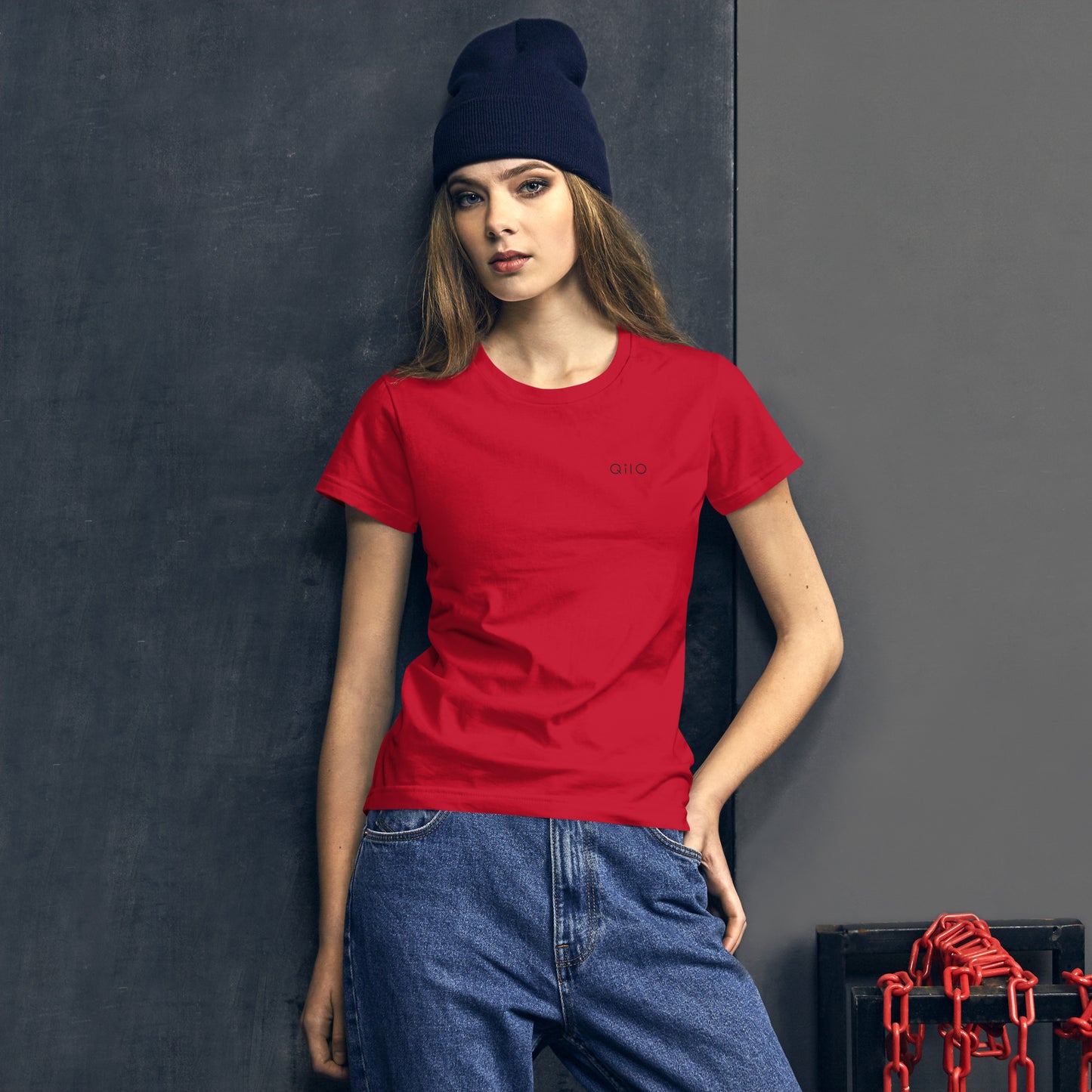 Women's Fashion Fit T-Shirt | Qilo Print | Red + Black
