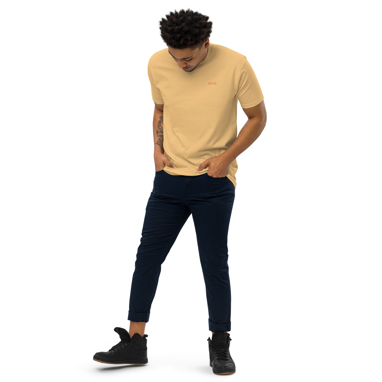 Men's Premium Heavyweight T-Shirt | Qilo Print | Vintage Gold + Red
