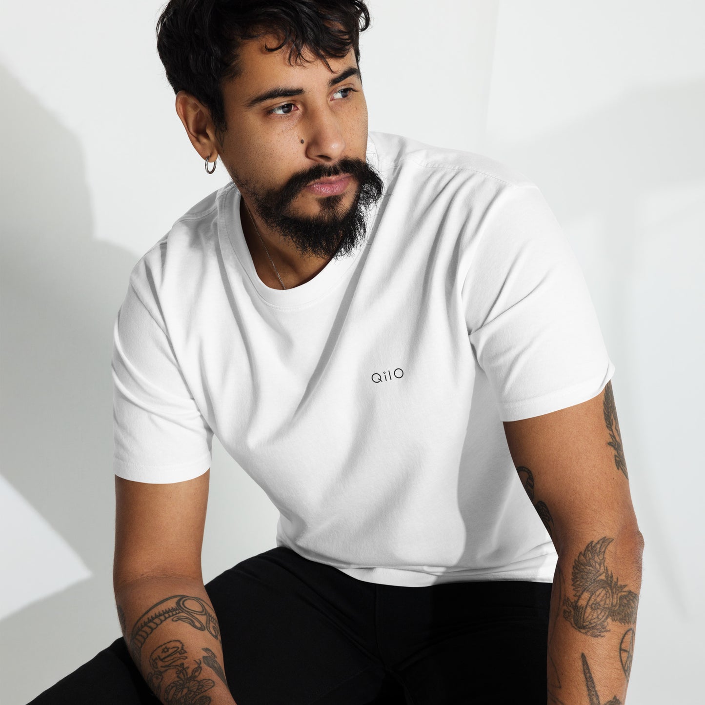 Men's Premium Heavyweight T-Shirt | Qilo Print | White + Black