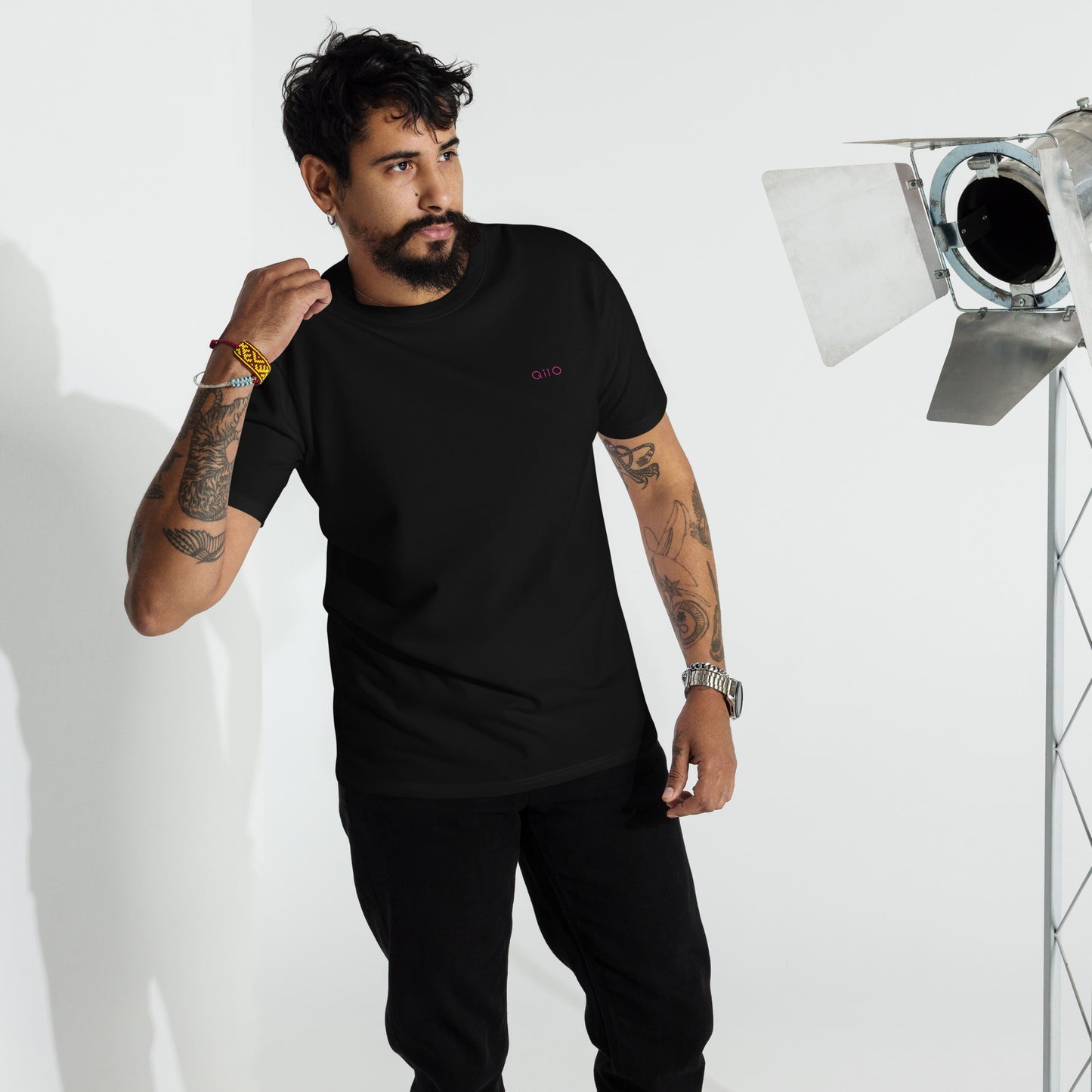 Men's Premium Heavyweight T-Shirt | Qilo Print | Black + Berry